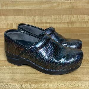 Dansko Womens Slip On Patent Leather Comfort Clog Shoes Multicolor Size US 5.5